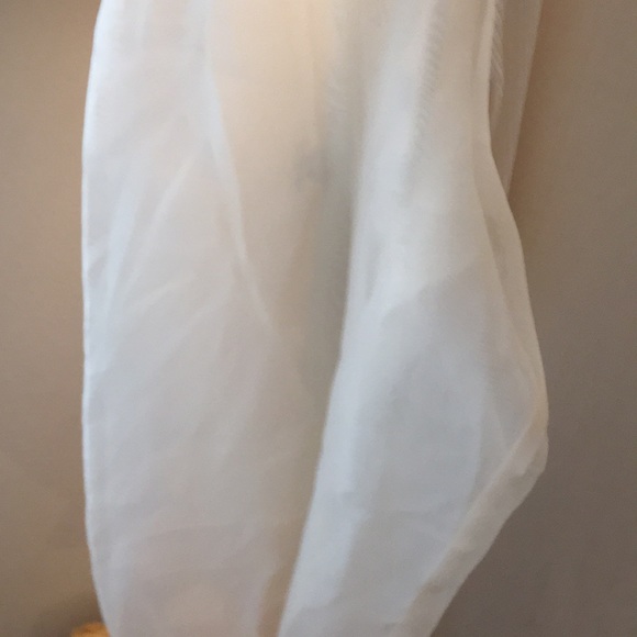 Cream sheer sleeves shirt - Picture 2 of 4